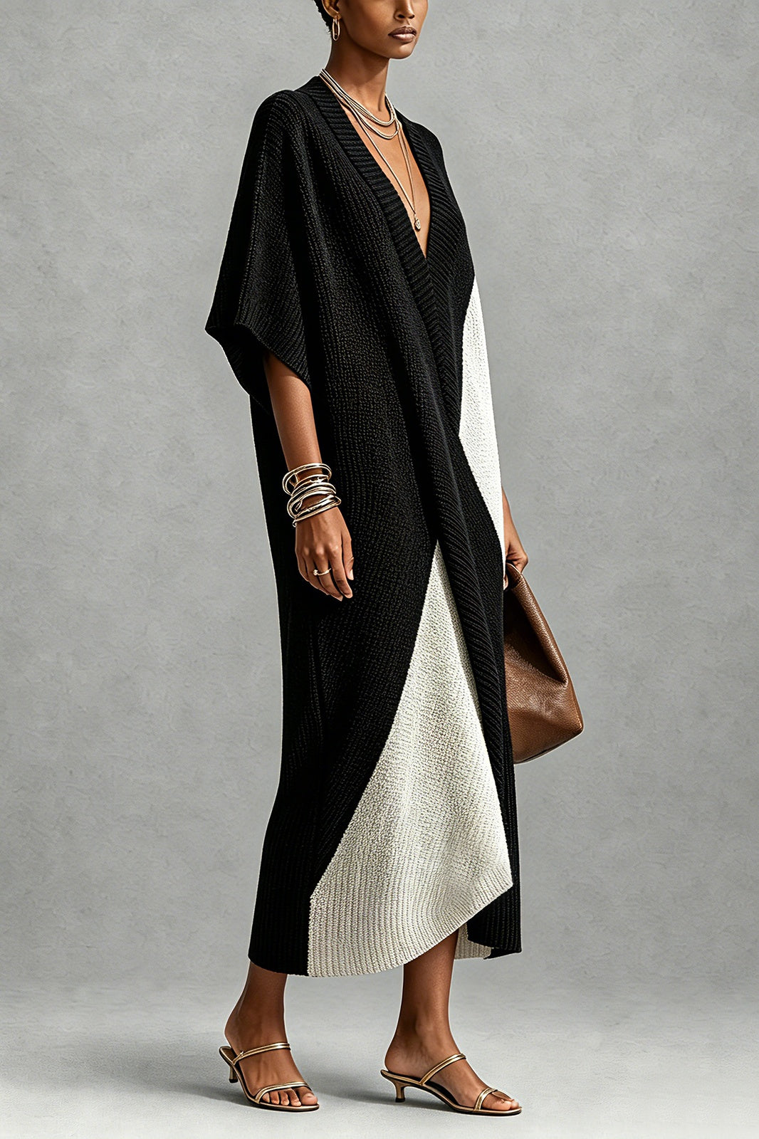 Abito maxi a poncho con blocchi di colore geometrici